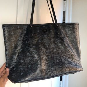 ⭐️Authentic⭐️ MCM Anya Zip Top Shopper Tote (Med)